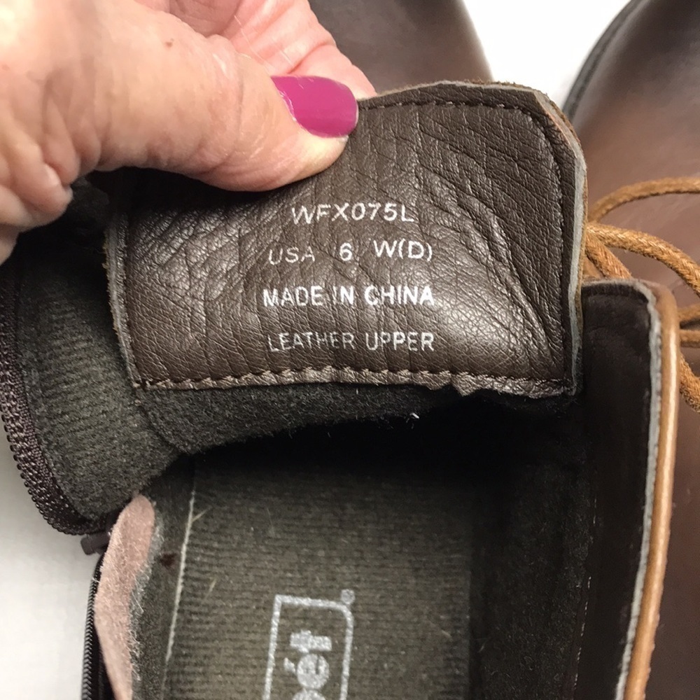 Propet Women’s Brown leather Ankle Boots side zipper shoelaces like new EUC 6W - Picture 6 of 7